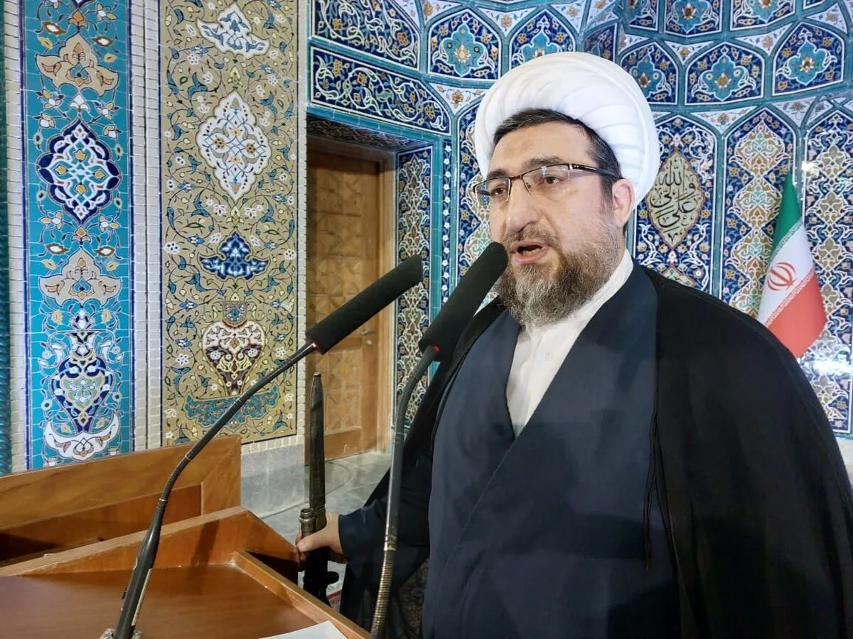 امام جمعه تبریز: مذاکره با آمریکا جای نگرانی دارد